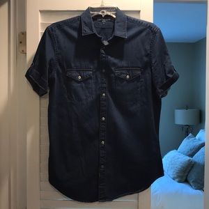 Men’s short sleeve denim shirt